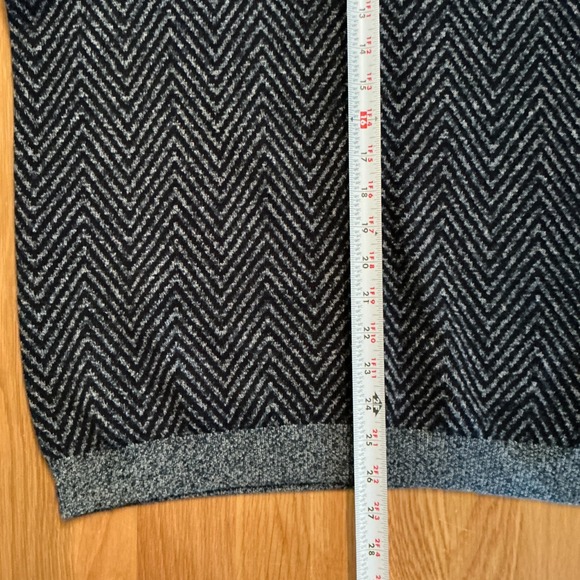 Ted Baker London Crewneck Sweater Men's Large Chevron Knit Navy Gray Wool Blend - Picture 9 of 10